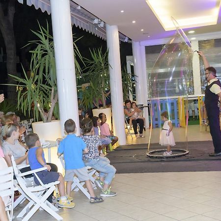 Mondial Hotel Cervia Buitenkant foto