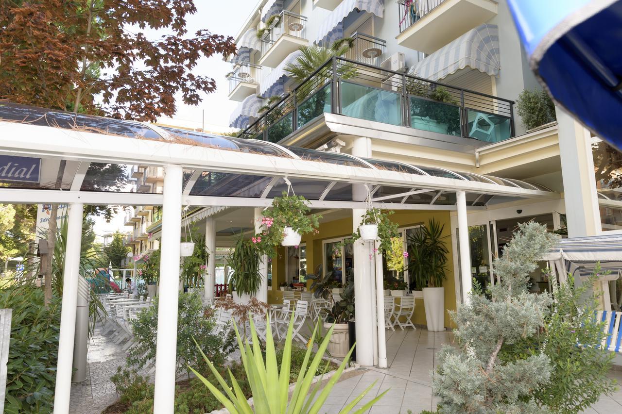 Mondial Hotel Cervia Buitenkant foto